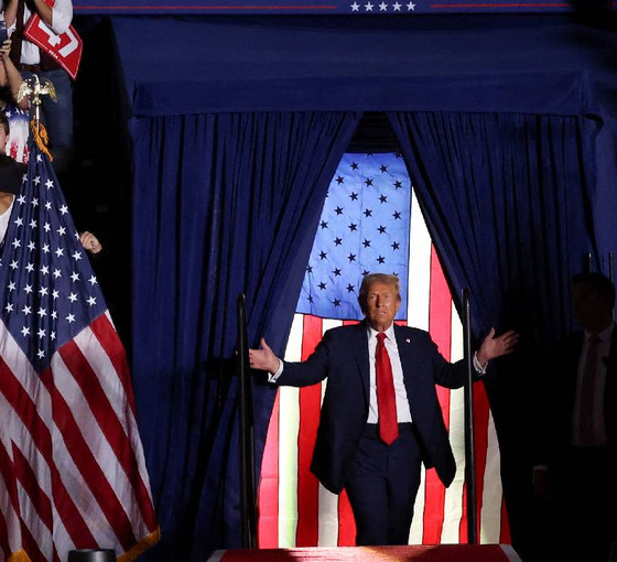 ABD'de 5 Kasım başkanlık seçimleri: Trump, kampanyanın son haftasına 'Ben Nazi değilim' sloganıyla girdi