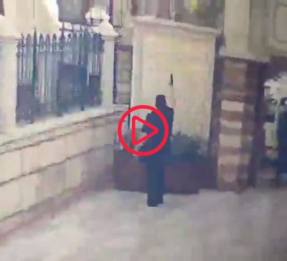 Fatih'teki İsmail Ağa Camii'nde bir kişi havaya ateş açtı