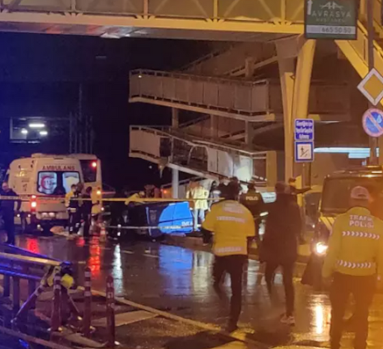 Bakırköy'de kazaya müdahale eden trafik ekibine İETT otobüsü çarptı: 1 polis öldü