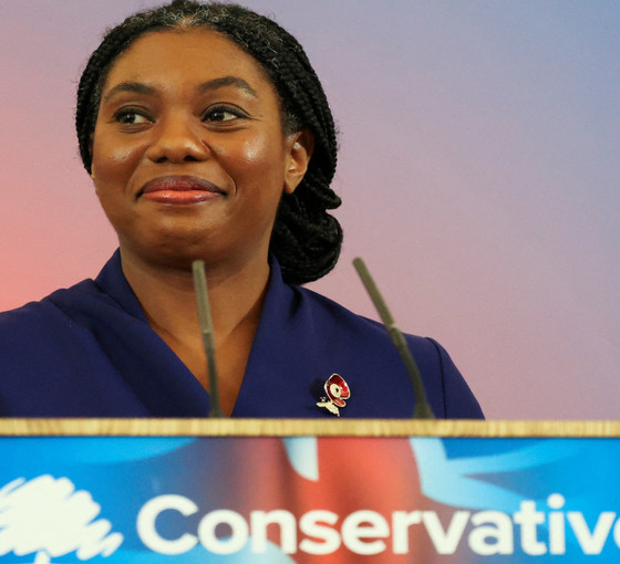 Kemi Badenoch, İngiltere'de Muhafazakar Parti'nin ilk siyah lideri oldu