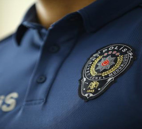 Polis, tartıştığı polisi silahıyla bacağından vurdu