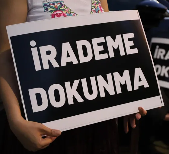 Siyasetçilerden kayyım tepkisi: Kafanız mı karışık, birbirinizle mi didişiyorsunuz?