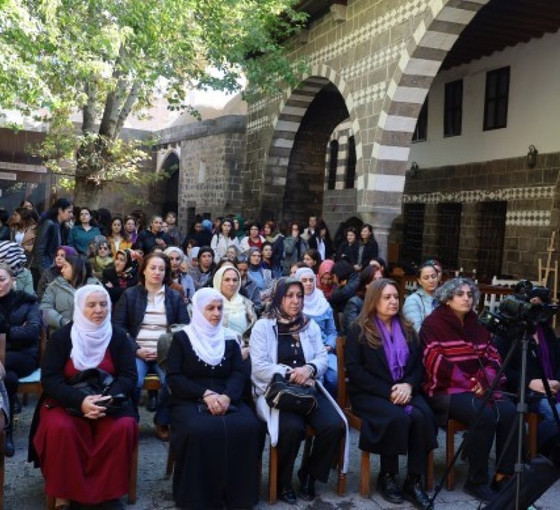 25 Kasım deklarasyonu: 'Jin, jiyan, azadî' ruhuyla sokaklara