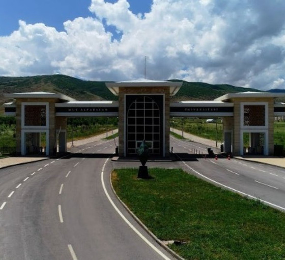 Kürt dilinde araştırma görevlisi alımına Türkçe mezuniyet şartı
