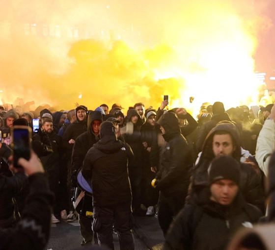 Amsterdam diken üstünde: Gözaltı sayısı 62'ye çıktı