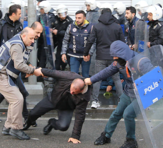 Kayyım protestoları... İçişleri Bakanlığı açıkladı: 253 kişi gözaltına alındı, 33 kişi tutuklandı