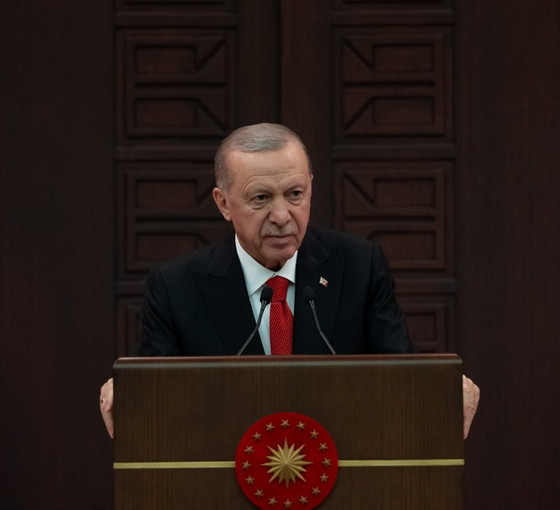 Erdoğan'dan 'kayyım' mesajı: 'Seçilmiş başkanlar değil, örgütün atadığı ne idüğü belirsiz tipler'