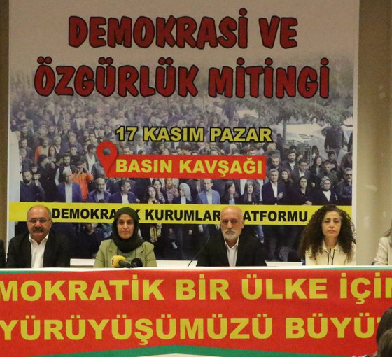 'Demokrasi ve Özgürlük' mitingi deklarasyonu: 'Kayyımcı ve tekçi politikalara karşı ortak mücadeleye çağırıyoruz'