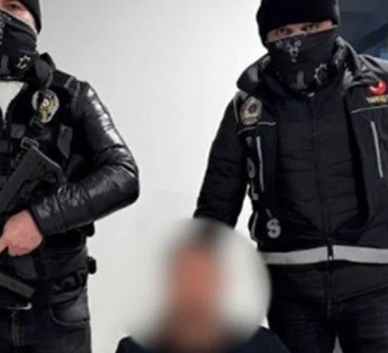 Kırmızı bültenle aranan uyuşturucu baronu İstanbul'da yakalandı
