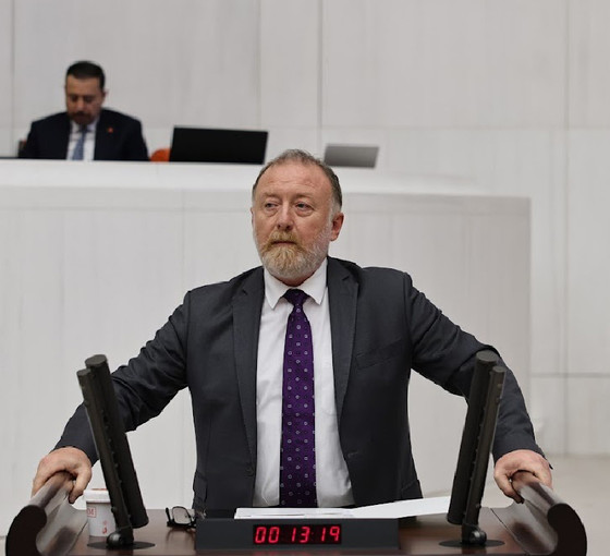 Temelli'den İzmir'de yangın tepkisi: Savaştan, şiddetten beslene beslene bu yangını yaydınız