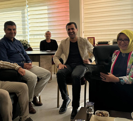Mersin Milli Eğitim Müdürü, Eğitim-Sen randevusuna gelmeyip yandaş sendikayla okul ziyareti yaptı