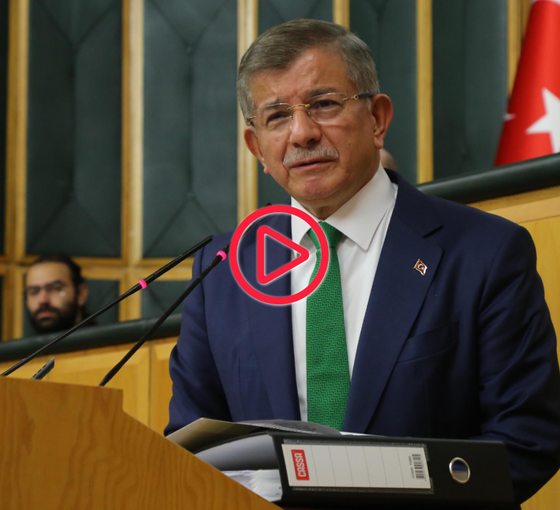 Ahmet Davutoğlu İzmir'deki faciayı anlatırken kürsüde ağladı