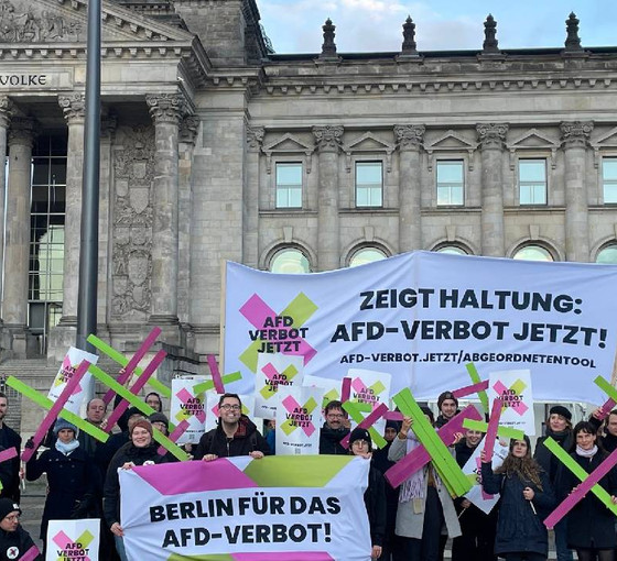 Alman milletvekilleri 'aşırı sağcı' AfD'yi yasaklamak için harekete geçti