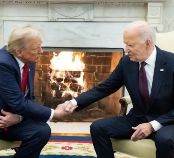 Trump Beyaz Saray'da Biden'la görüştü