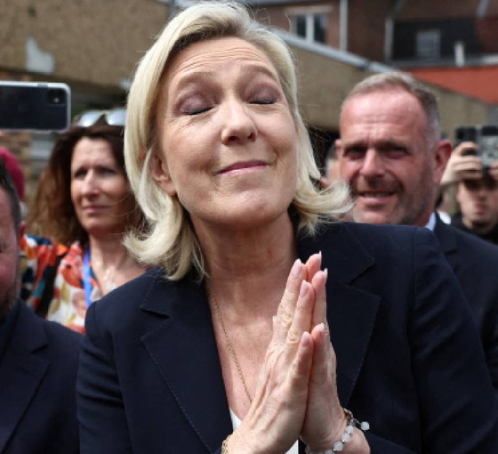 Fransa'da savcılar, en büyük parti konumuna gelen RN'nin lideri Le Pen için hapis ve seçim yasağı talep etti