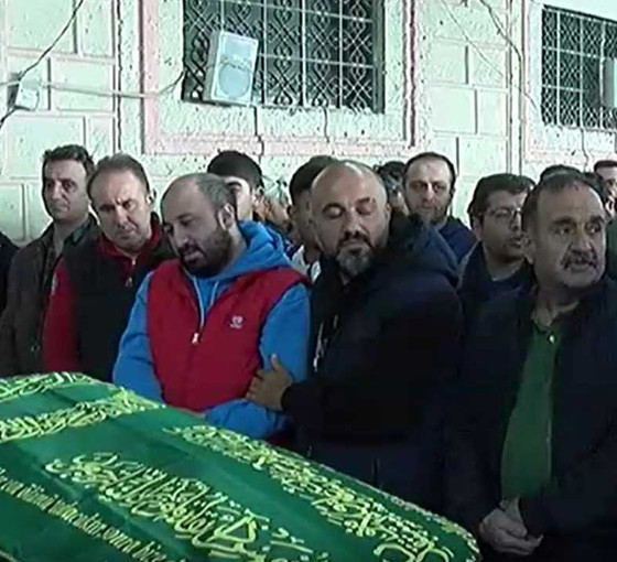 İzmir'de haşere ilaçlaması sonrası zehirlenerek ölen bebek defnedildi