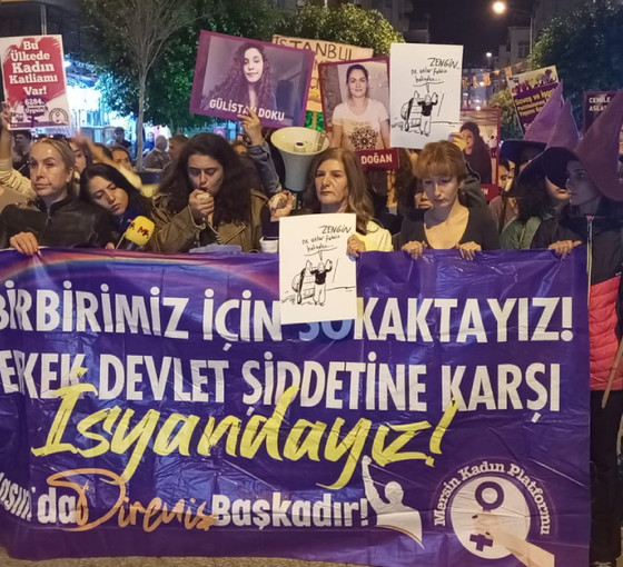 Kadınlardan Mersin'de meşaleli yürüyüş: 'Eşitliği, özgürlüğü, hayatı isyanımızla geri alacağız'