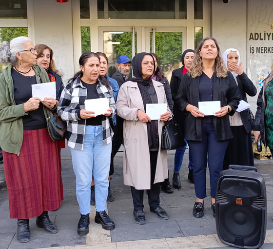 25 Kasım etkinlikleri: Cezaevlerindeki kadınlara dayanışma kartı gönderildi