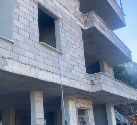 Mersin'de cemaatin kaçak inşaatında çalışan iki işçi yangında öldü