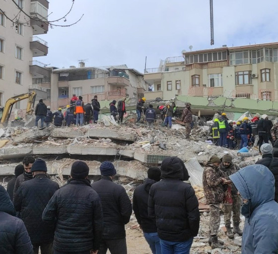 6 Şubat depremlerinde 78 kişi ölmüştü: Hakimbey Apartmanı'nın Elazığ depreminde hasar alıp almadığı sorulacak