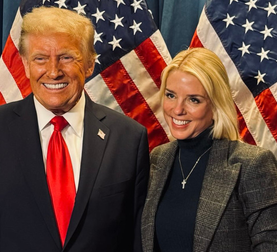 Gaetz çekildi, Trump Adalet Bakanlığı'na kendi avukatı Pam Bondi'yi aday gösterdi