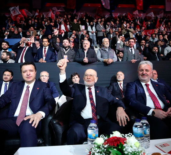Saadet Partisi 9'uncu Olağan Kongresi başladı... Karamollaoğlu: Kılıçdaroğlu ile el sıkıştık diye demediklerini bırakmadılar