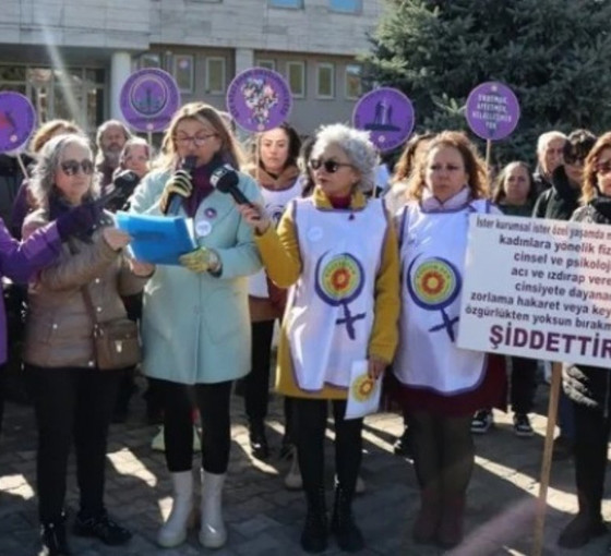 Kadın katliamını protesto eden kadınlara para cezası