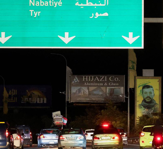 Ateşkesi kutlayan Lübnanlılar, İsrail'in büyük yıkım bıraktığı güneye geri dönüyor