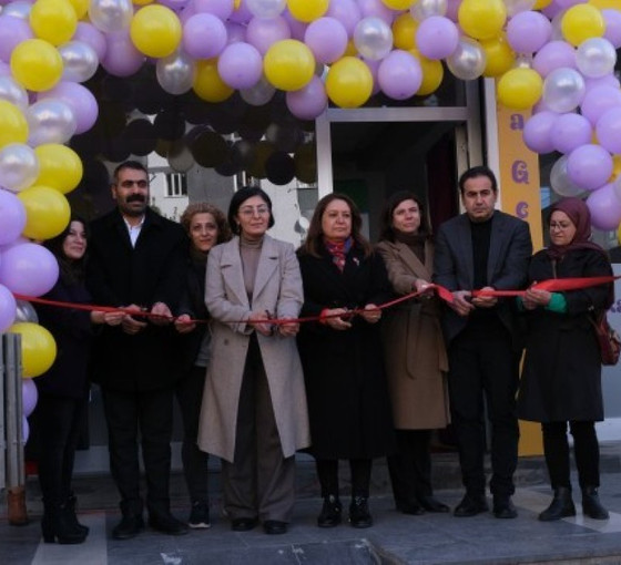 Kayapınar Belediyesi halk lokantası açtı: Gözaltına alınan eşbaşkan Cengiz Dündar açılışa katılamadı