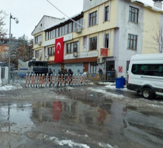 Kayyım atanan Dersim Belediyesi'nde meclis üyeleri toplantıyı terk etti
