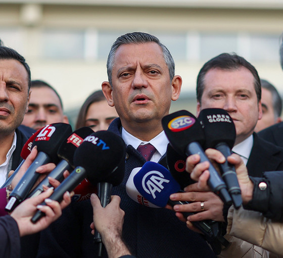 Özgür Özel, Silivri Cezaevi'nde Ahmet Özer'i ziyaret etti: 'FETÖ'vari kumpaslarla iş görenler, FETÖ'vari sonu görürler'