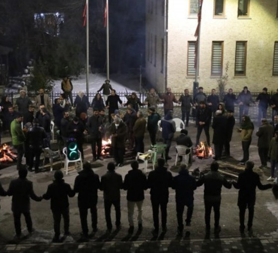Bahçesaray'da kayyım protestosu sürüyor