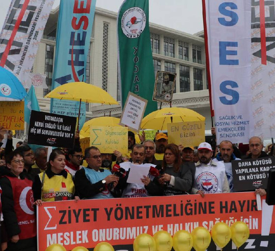 Hekimlerden Sağlık Bakanlığı önünde eylem: Hekimlerin hakları korunmadan sağlık sistemi düzelemez