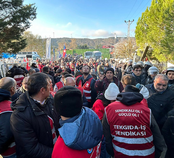 Ankara'ya yürümek isteyen Polonez işçilerine polis müdahalesi: Beş işçi gözaltında