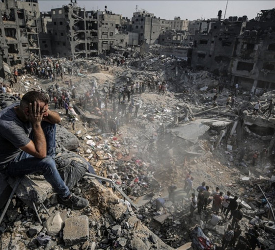 İsrail Gazze'de yerinden edilenlerin sığındığı okulu vurdu: 43 ölü