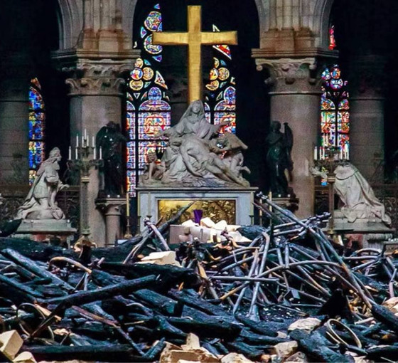 Notre Dame Katedrali'nin onarım çalışmalarında binden fazla eser bulundu
