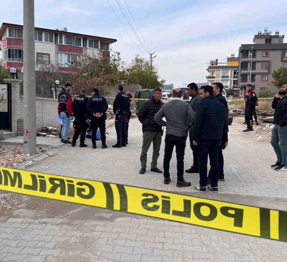 İki gün önce eşini, dün de 8 yaşındaki çocuğunu katletti