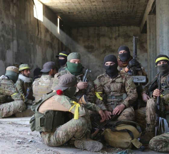 CNN sunucusu başını örtmüştü... HTŞ'den militanlarına 'kadınların giyimine karışmayın' talimatı