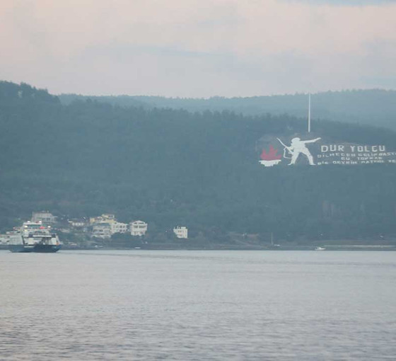 Çanakkale Boğazı sis nedeniyle transit gemi geçişlerine kapatıldı