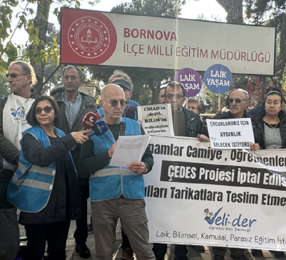 İzmir'de Veli-Der'den ÇEDES protestosu: 'Çocuklarımızın ruh ve zihin sağlığı tehdit altındadır'