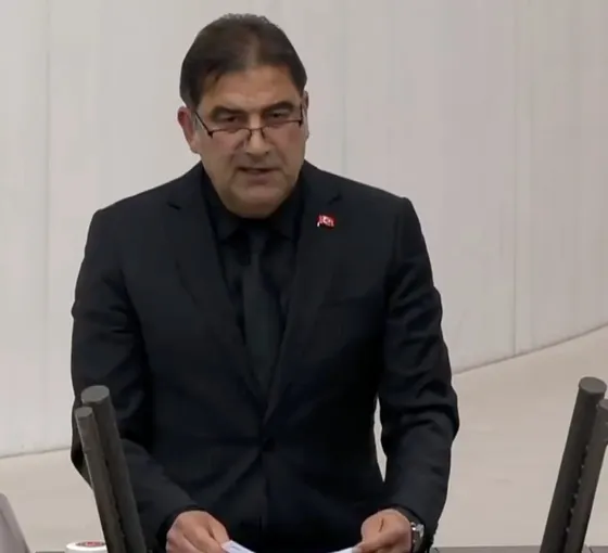 İYİ Partili Ünal Karaman Dersim'de dağ keçisi katletti
