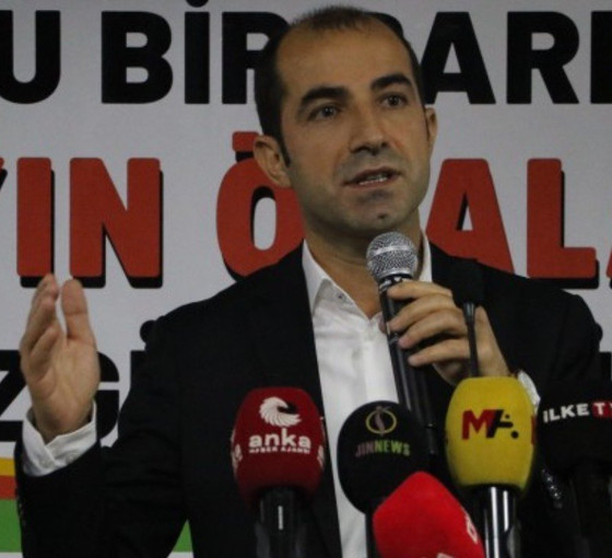 Keskin Bayındır: Kürt meselesi çözülecekse, Rojava’nın statüsünü tanımalısınız