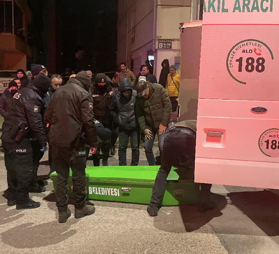Borç kavgasında kardeşini öldürdü, annesini poşetle boğdu