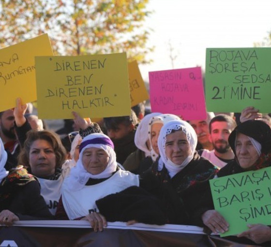 Nusaybin-Kamışlo sınırında nöbet sürüyor: 'İşgalcilerin bitmeyen oyunlarına karşı kazanan Kürt halkı olacak'