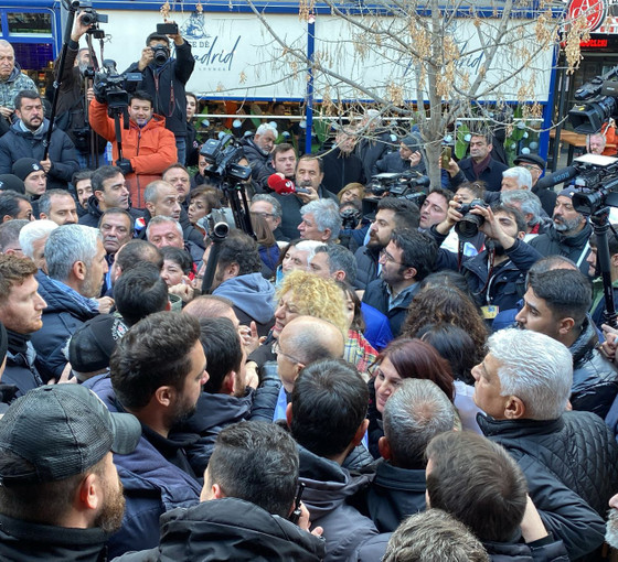 Meclise yürümek isteyen emeklilere polis müdahalesi
