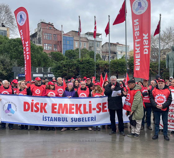 Emekliler, Kartal Meydanı'ndan seslendi: 'Emekli aylıkları asgari ücret seviyesine çıkarılmalı'