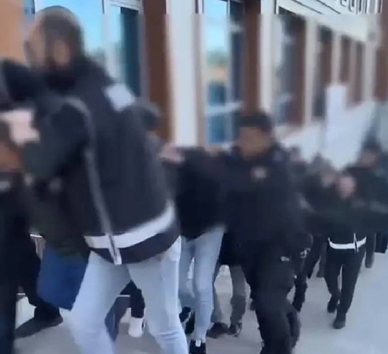 Sahte belgelerle şirketleri ele geçiren suç örgütüne operasyon: 13 tutuklama