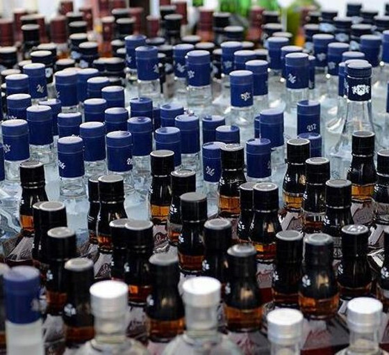 'Sahte içki' ölümleri Meclis gündeminde: 'Alkollü içkilere gelen vergi zamları sahte alkole eğilimi arttırıyor'