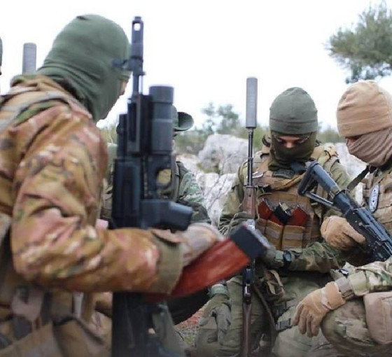HTŞ'den 'Esad destekçilerine' av: Çok sayıda kişi gözaltına alındı, Alevilere hakaret, dayak, infaz videoları düştü