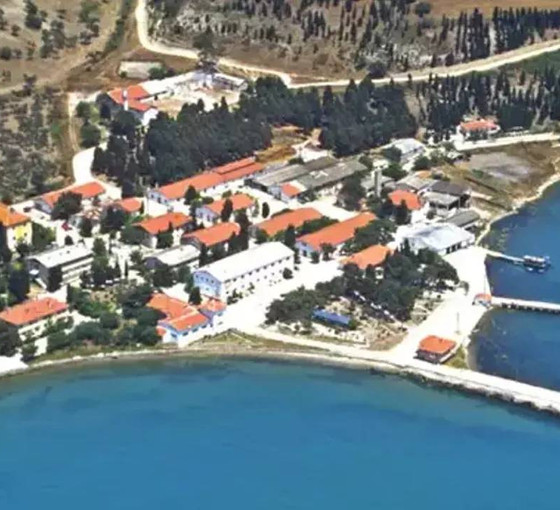 İmralı, Emevî Camii ve Arizona...